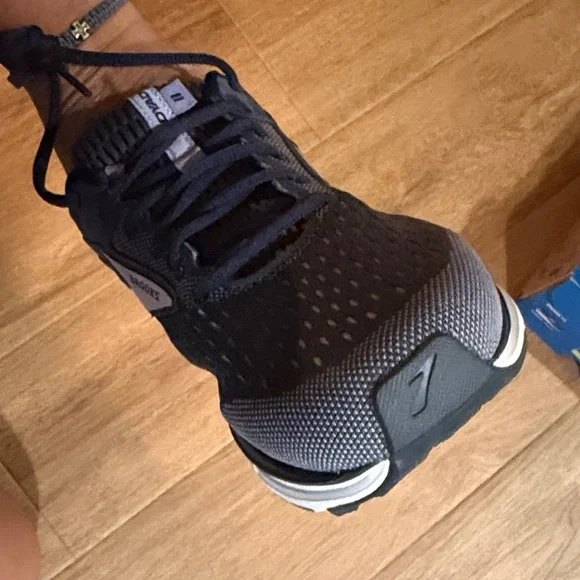Brooks Women's 9.5 WIDE Gray and Navy Running Shoes - Picture 14 of 15